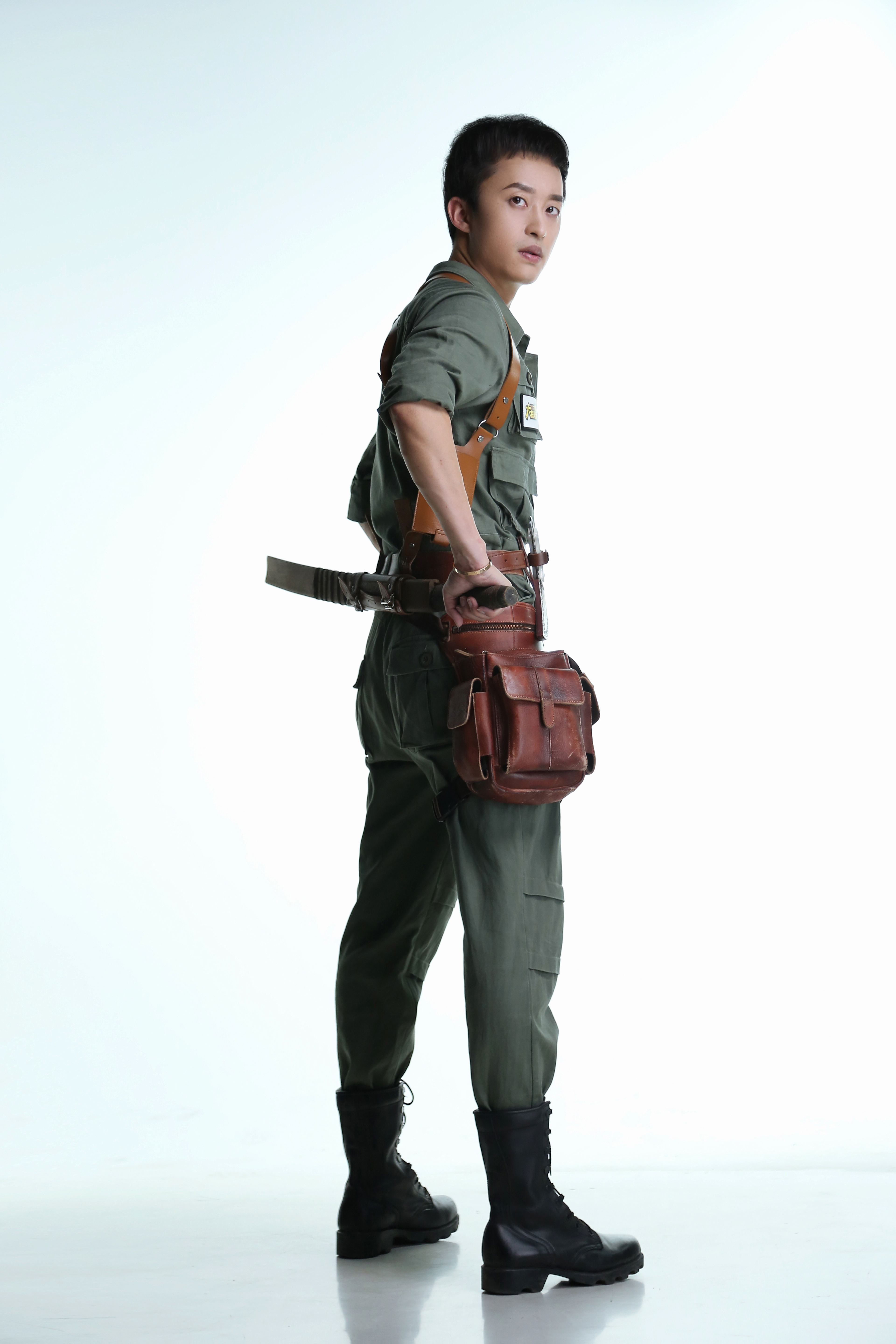 ">杨航,1988年出生于云南省楚雄市武定县,中国内地导演,主持人,探险家