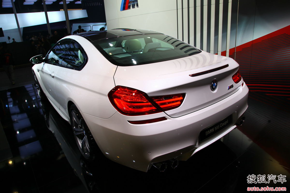 宝马m6跑车