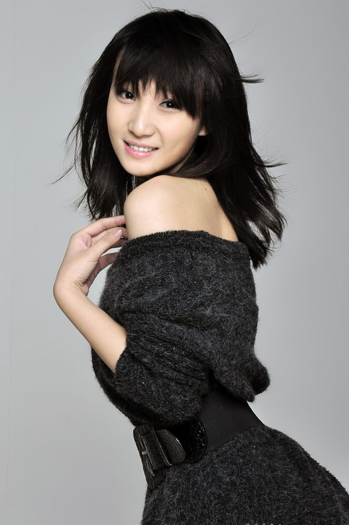  p data-id="gnwngkh4go">张杨,女,出生于安徽,毕业于 a target="