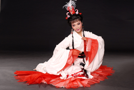  p>仝婷,女, a target="_blank" href="/item/黄梅戏/2677" data