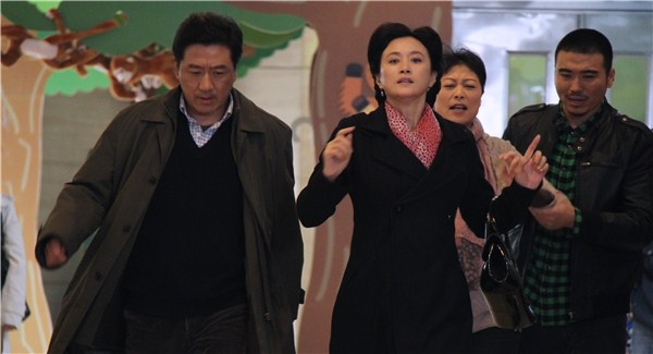 生活》是由 a href="#" data-lemmaid="10747671">安建 /a>导演执导, 