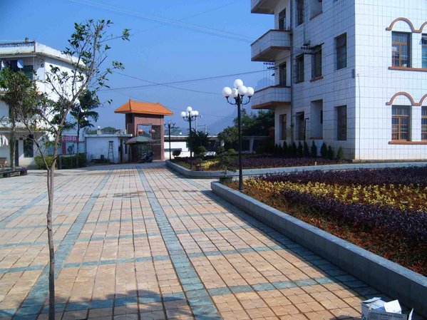 容县石寨中学