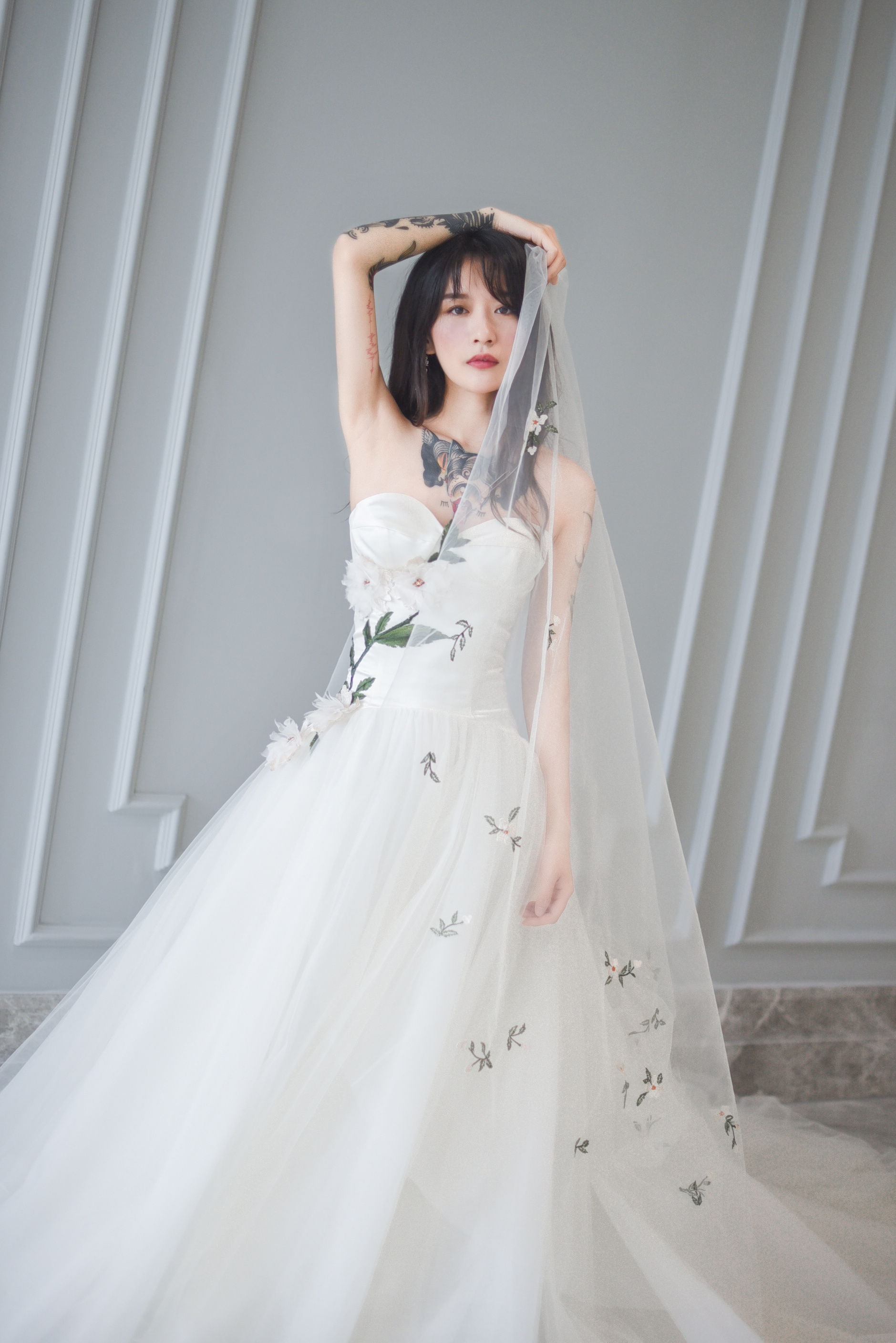 id="shl9nfgb4twk">木秦,本名雷曜榛,出生于南京,中国内地说唱女歌 