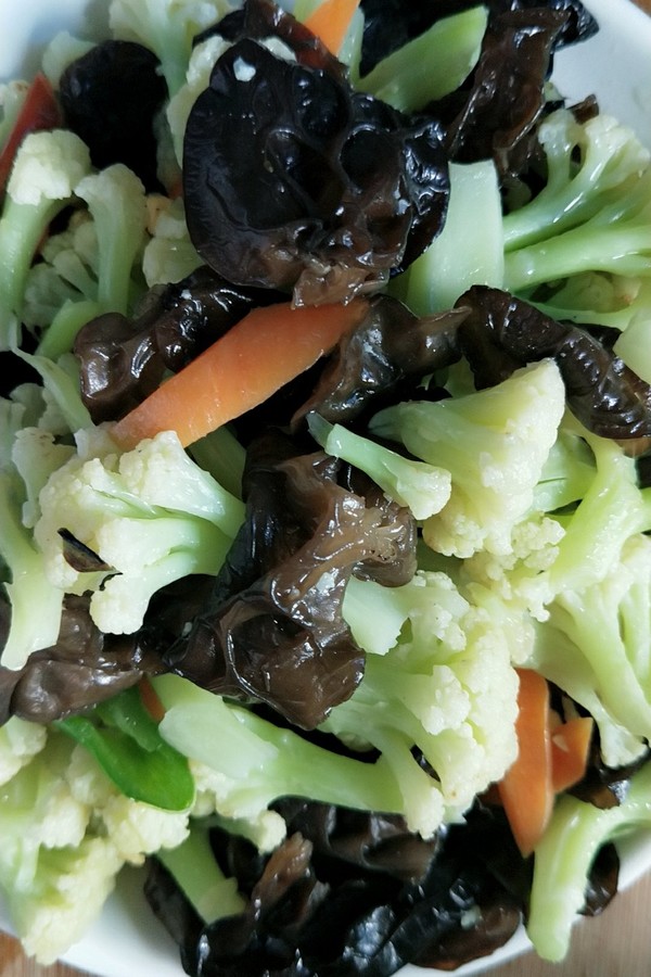 花菜凉拌木耳