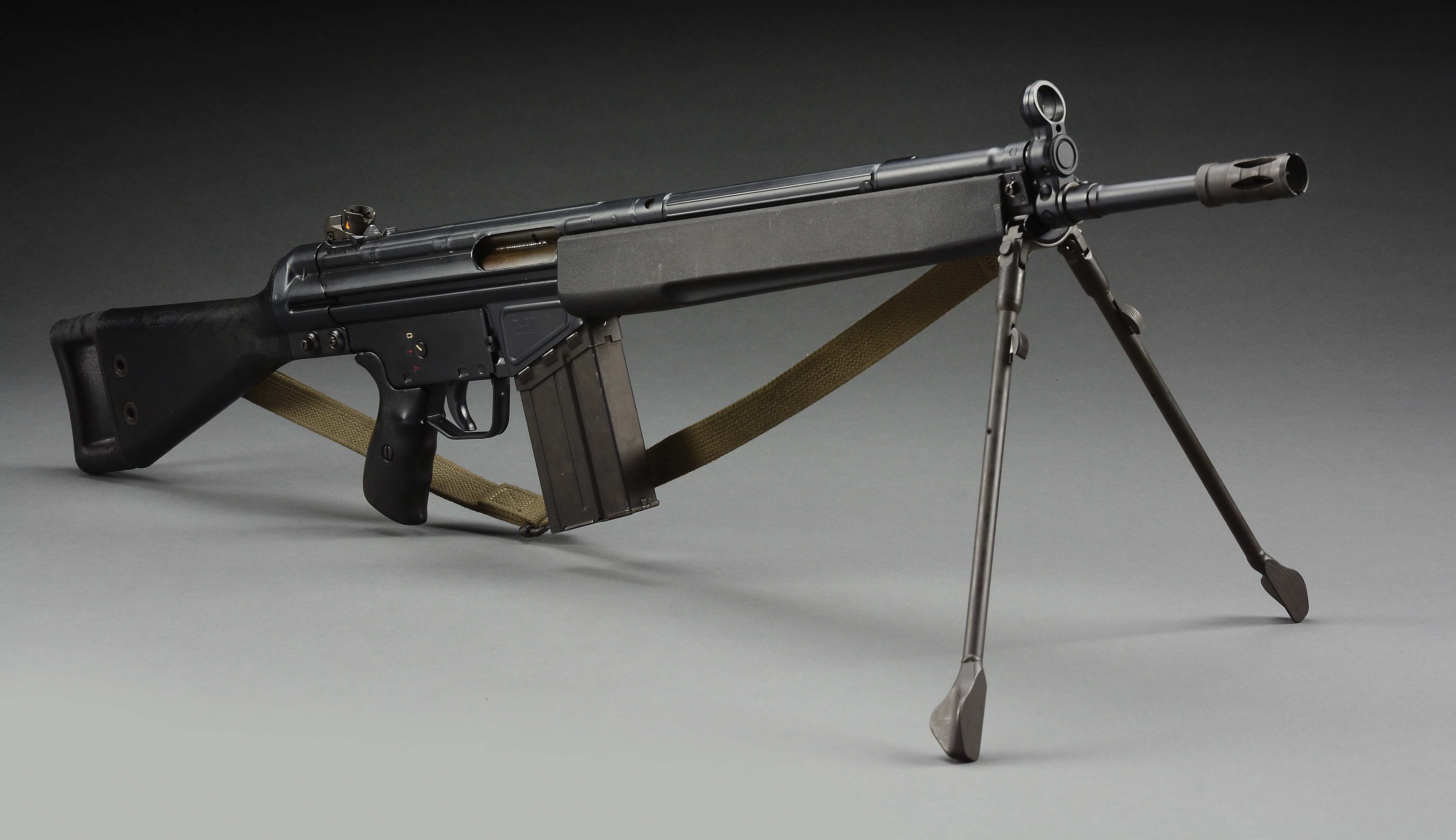 二十世纪五十年代以stg45步枪为基础所改进的现代化自动步枪,口径为7