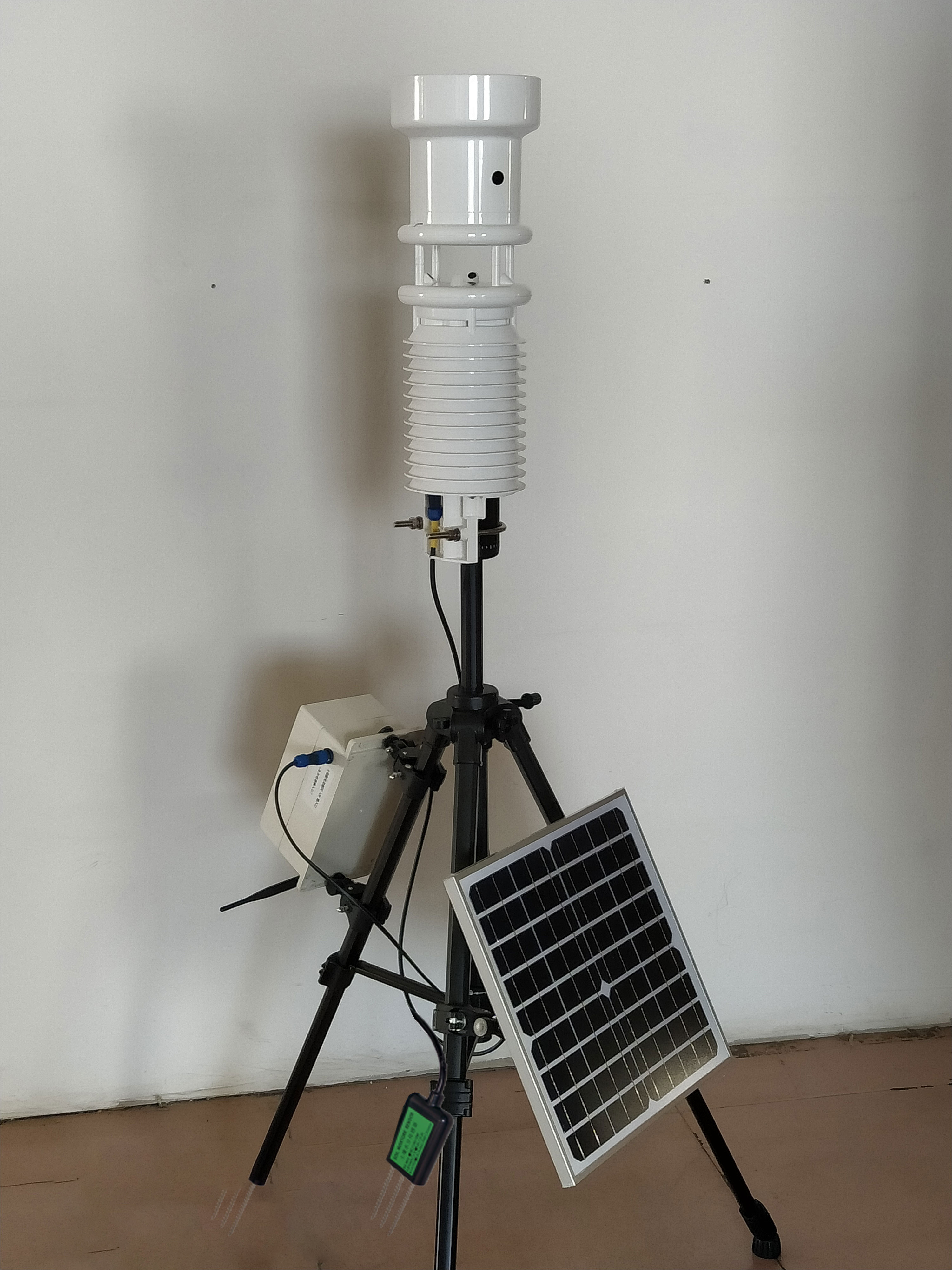 操作简单,集多项气象要素于一体的可移动式气象观测仪器