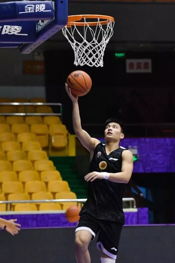 wf16gng">陈培东,1999年5月13日出生于山东潍坊昌乐,中国篮球运动员