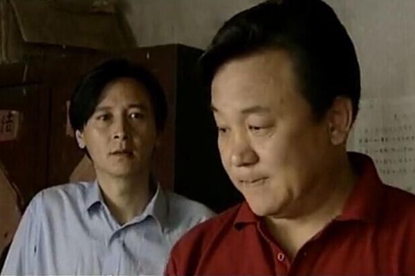 《以黑治黑》又名《县委书记》,是一部20集电视剧,由 a target="