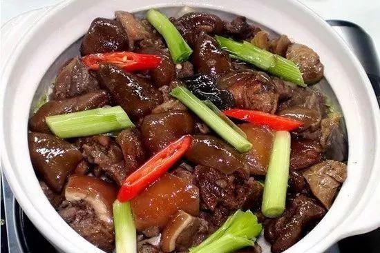 红焖野猪肉