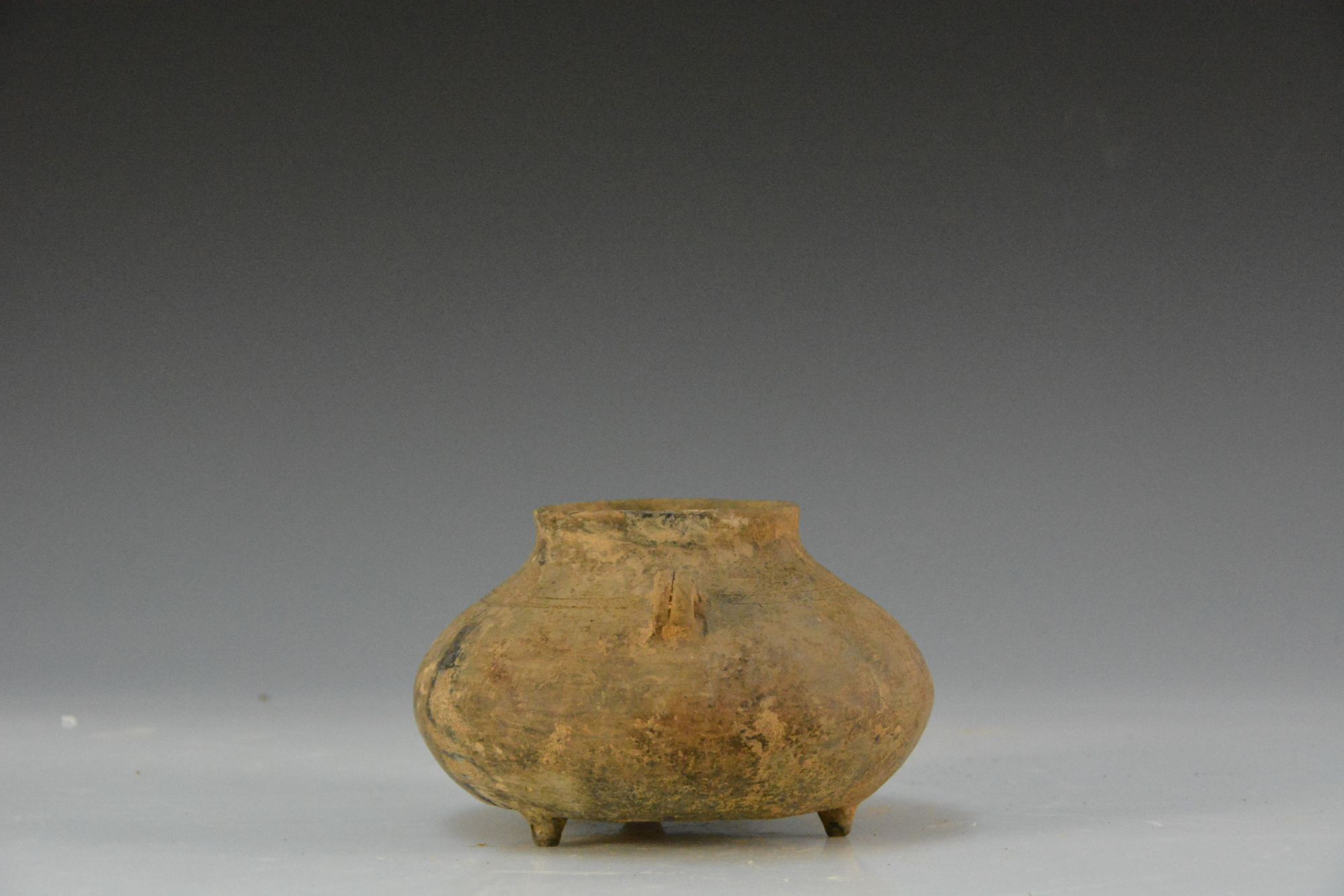 汉代灰陶双耳罐