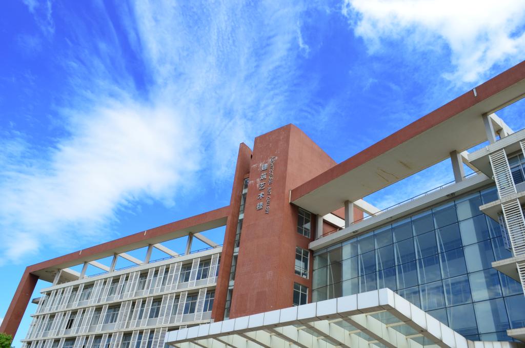  p>长沙理工大学设计艺术学院位于 a href="#" data-lemmaid="8993774