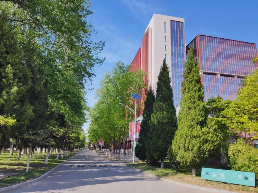 北京工业学院耿丹学院
