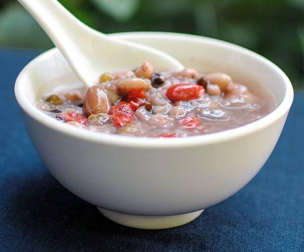 红枣山莲葡萄粥