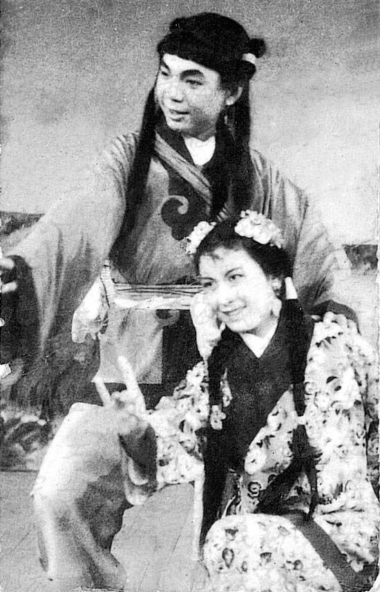 《打猪草》是 a target="_blank" href="/item/黄梅戏/2677" data