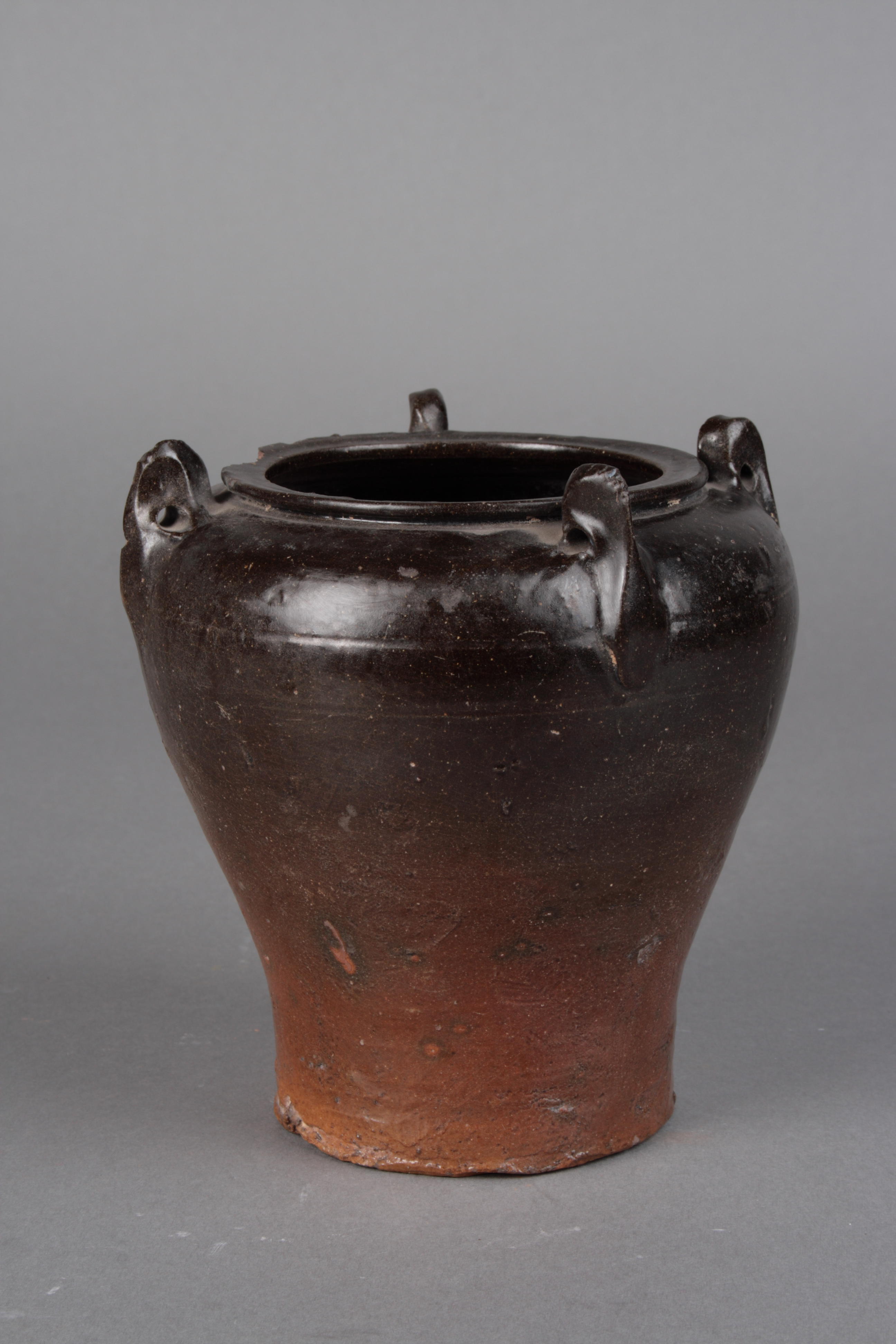 北齐黑褐釉四系罐