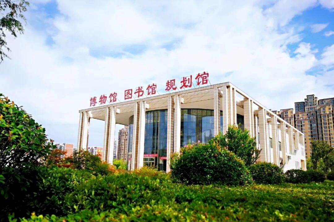  p>郏县博物馆,位于郏县文化中心(三馆)三楼. /p>