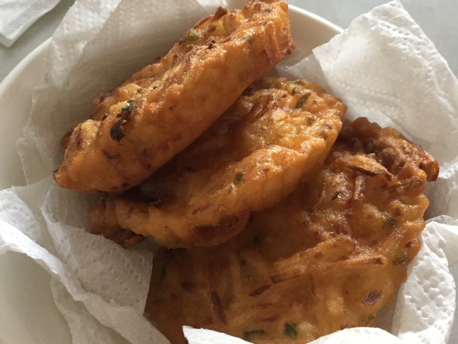  p>萝卜丝油墩子是一道家常菜肴,主要食材是 a href="#" data-lemmaid