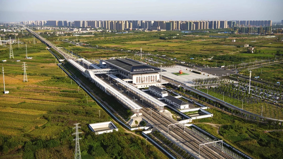  p>颍上北站(yingshangbei railway station)位于中国 a target="