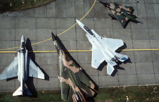 F-111K战斗轰炸机：胎死腹中的英国全球空军力量_百科TA说
