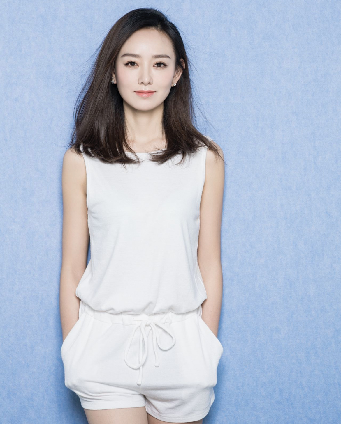 邓荔心,原名邓莉,中国内地影视女演员,毕业