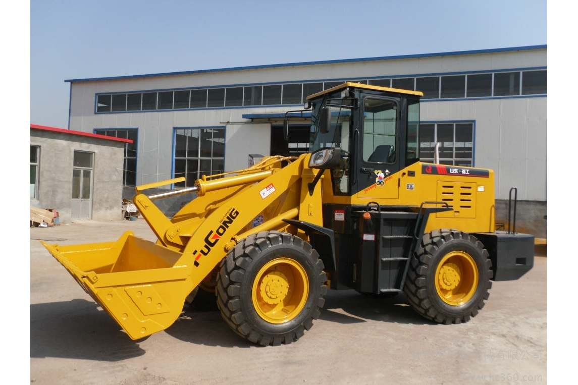 轮式自行机械车