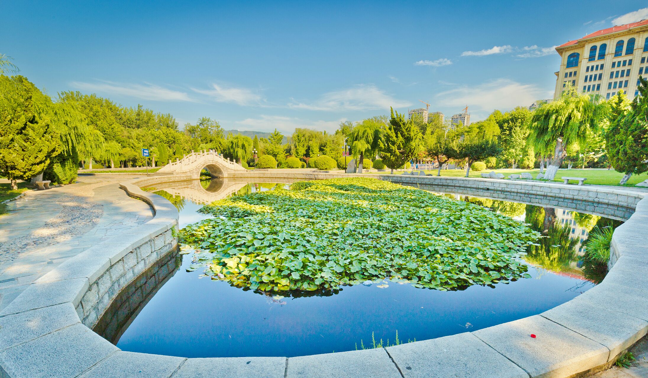  p>鲁东大学(ludong university)坐落在 a target="_blank" href="