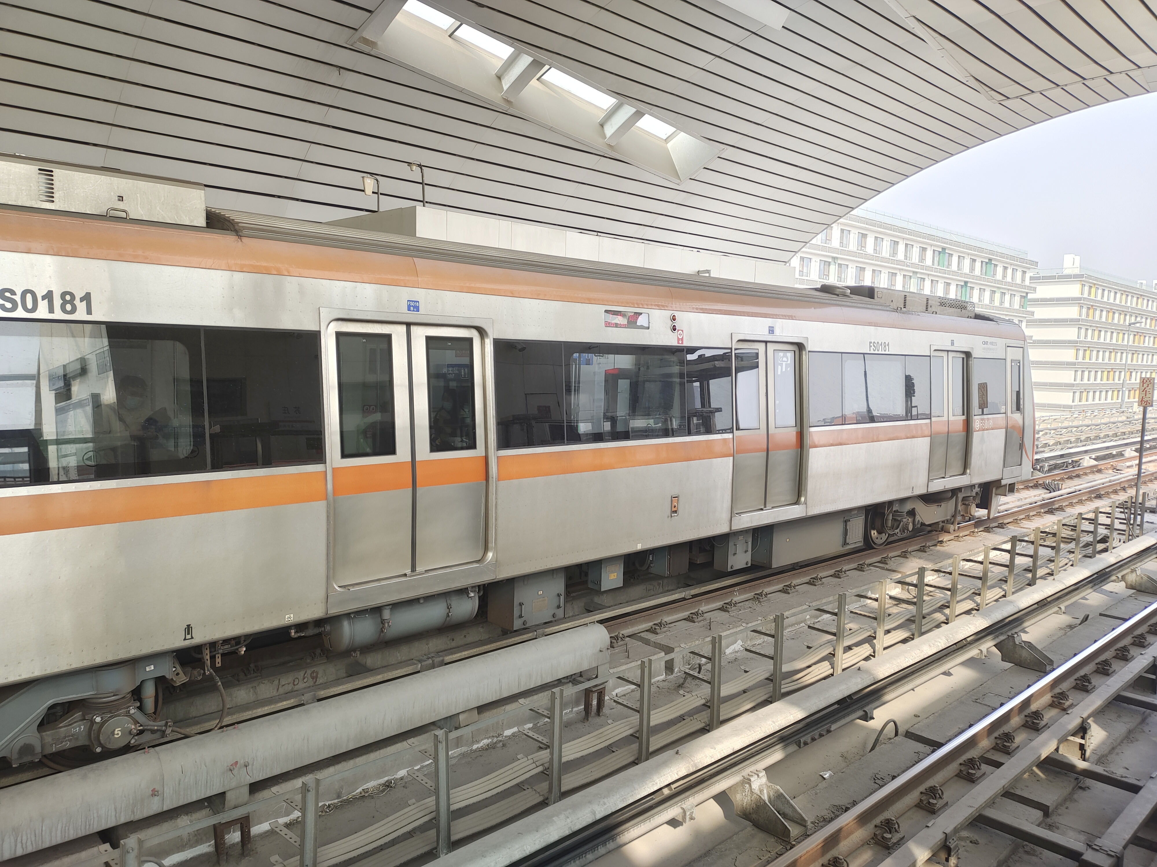 地铁房山线(beijing subway fangshan line),又称"北京地铁25号线",是