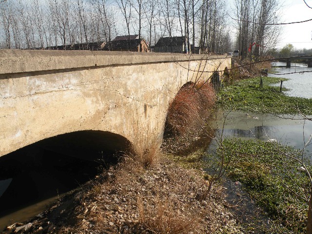 李湾村四孔铁路桥