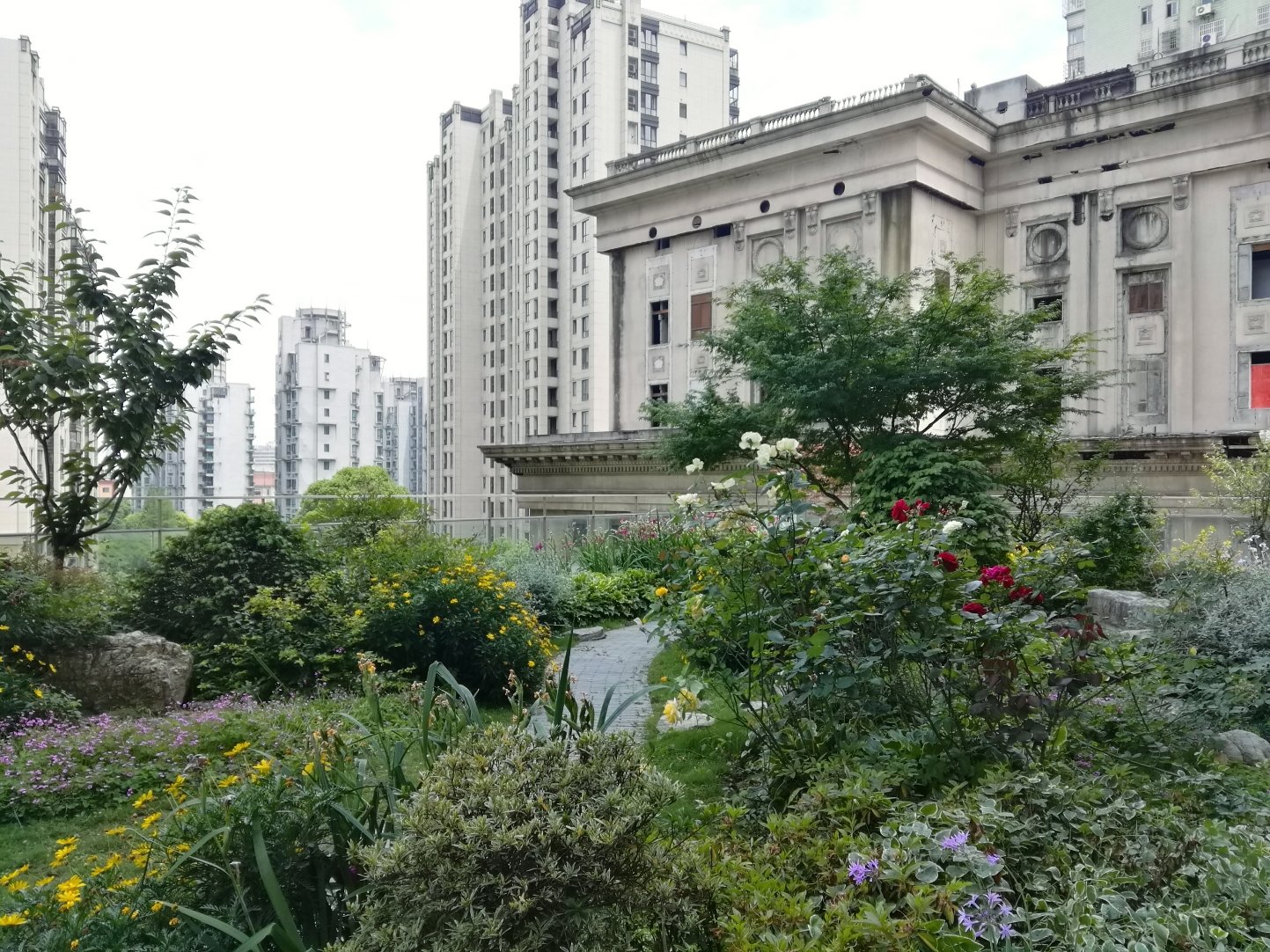  p>宜川路街道是 a href="#" data-lemmaid="3146605">上海市普陀区 