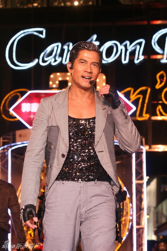  p>郭富城(aaron kwok),1965年10月26日出生于中国香港,祖籍广东东莞