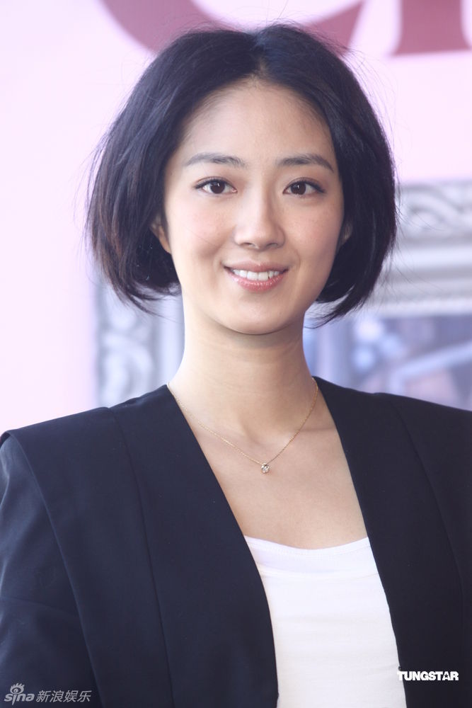  /p> p>2002年,还是学生的桂纶镁便出演了个人的首部电影作品《 a