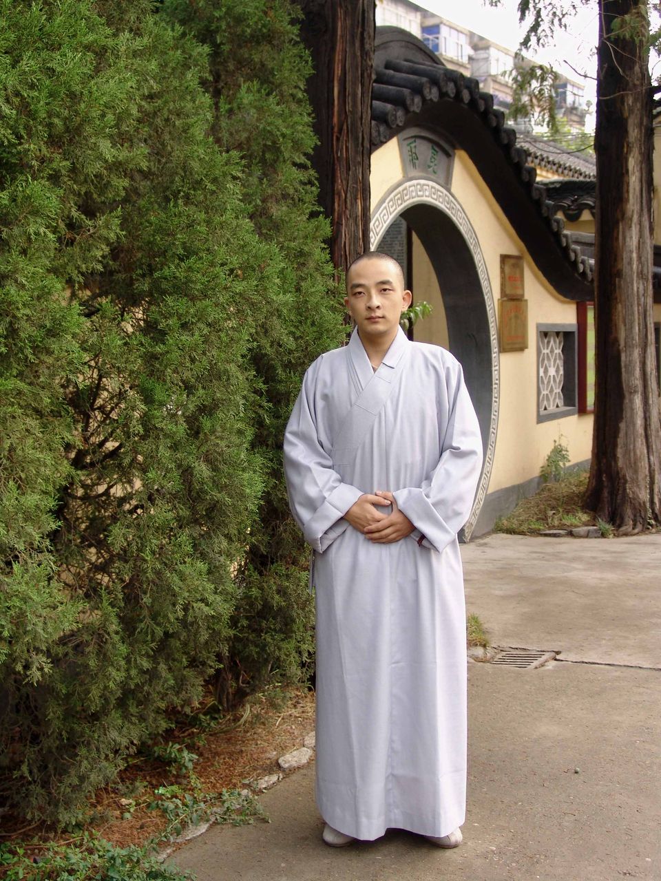  p>狭义上是指在佛教寺院中从事着音乐演奏,绘画艺术和雕塑工技,并