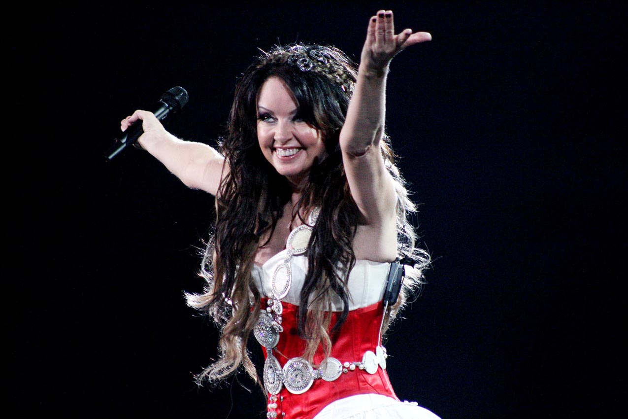  p>莎拉·布莱曼(sarah brightman),1960年8月14日出生于英国伯肯斯特