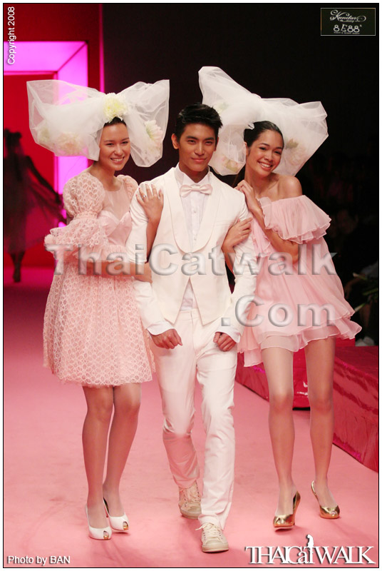  p>颂恩·宋帕山(son),1988年11月12日出生于泰国曼谷,泰国男演员