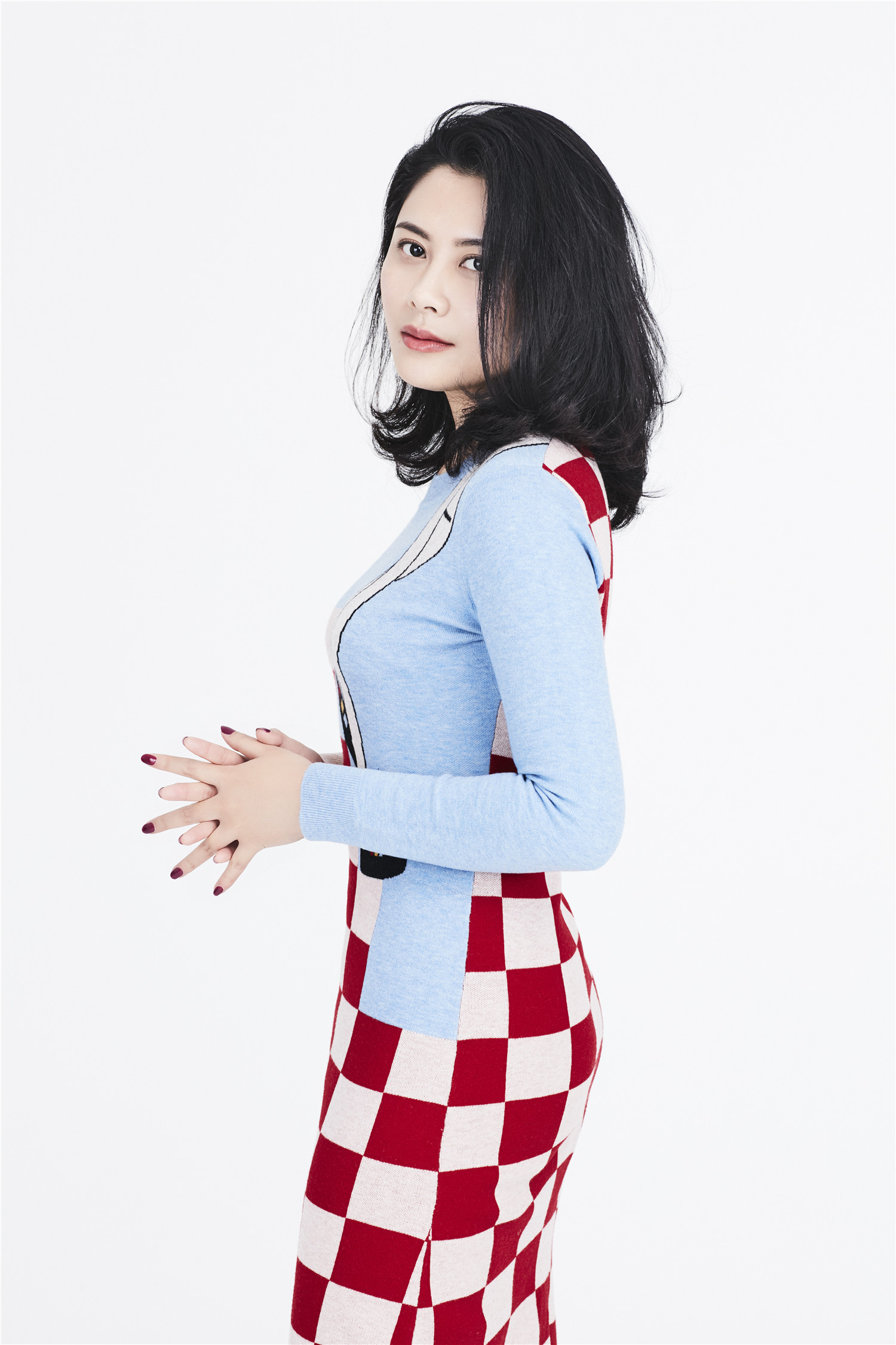  p data-id="gnasvblskw">李洋,曾任中国网出镜记者,新华网主持人