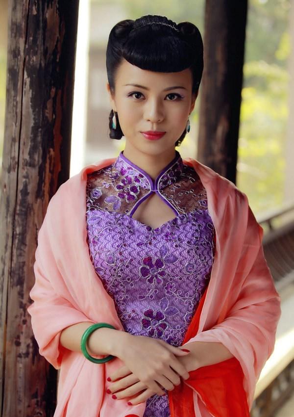 撞上了战争》是由 a href="#" data-lemmaid="13026124">潘越 /a>执导