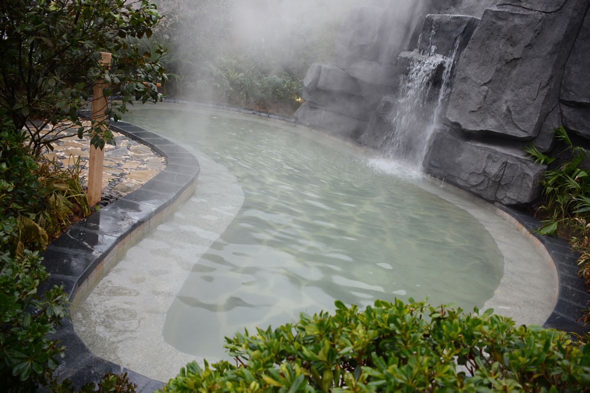  p>遵义汇川国际温泉旅游城位于遵义市 a href="#" data-lemmaid="