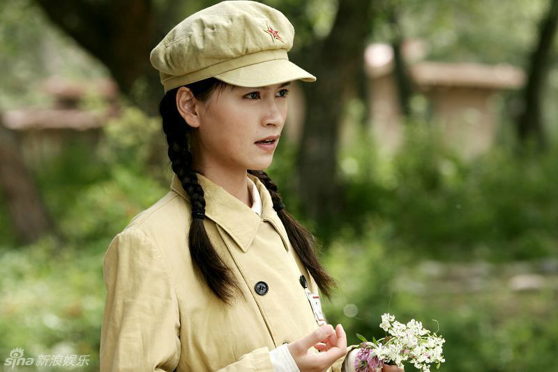  p>《烈日炎炎》是由 a href="#" data-lemmaid="5512047">滕文骥 /a>
