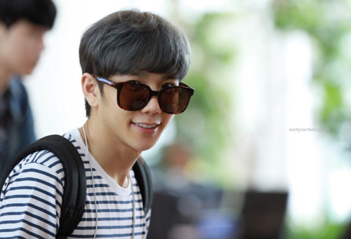 年4月8日推出的男子组合,由金成九,白明翰,任煐俊,alex四名成员组成