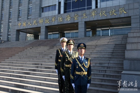 解放军新式礼宾服