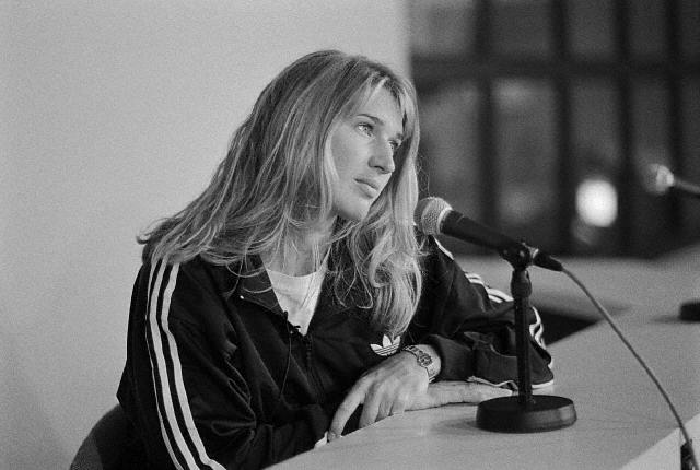  p>施特菲·格拉芙(stefanie graf),1969年6月14日出生于 a target="