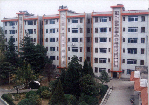 data-lemmaid="2661844">罗田县 /a>骆驼坳中学始建于 a target="