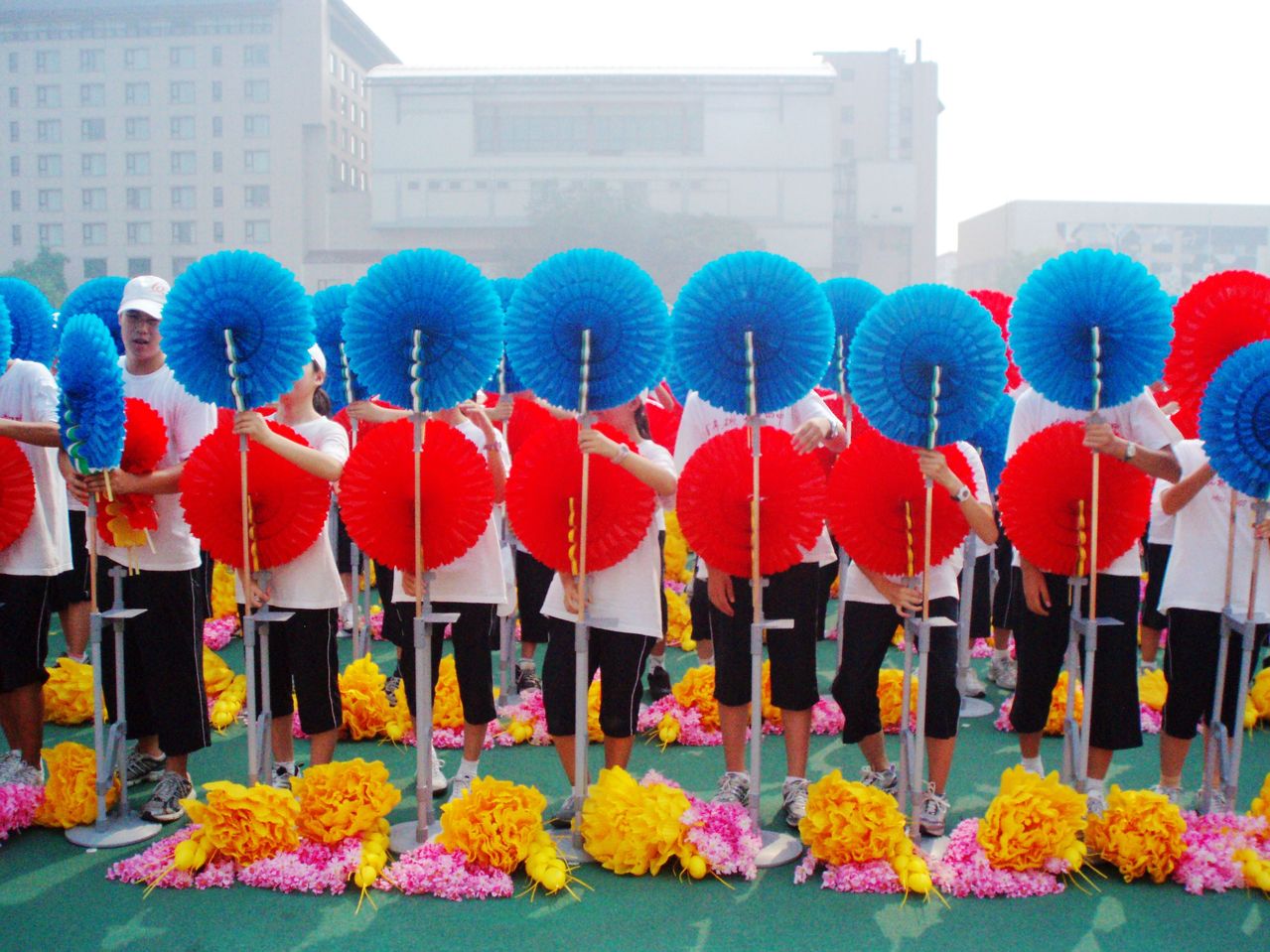  p data-id="gnwpy9l10b">翻花有两种意思,一种是病名,一种是国庆庆祝