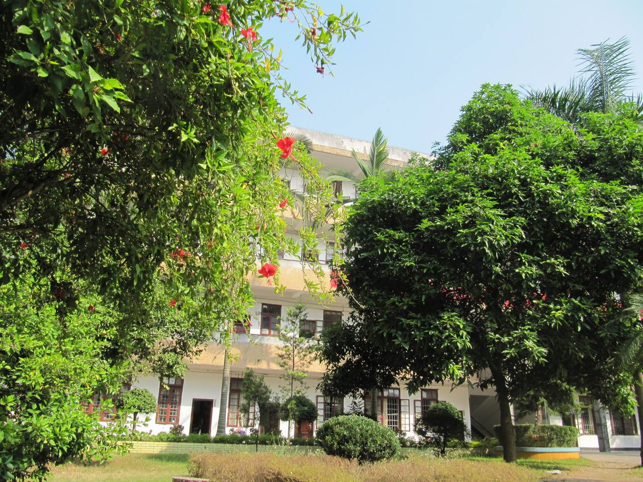  p>浔州高中是广西壮族自治区 a target="_blank" href="/item/桂平市