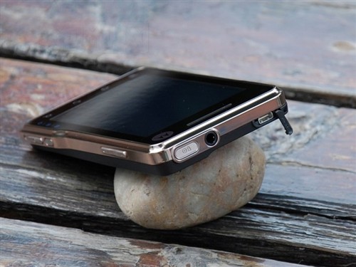  p>摩托罗拉xt711是摩托罗拉于2010年09月上市的一款智能手机. /p>