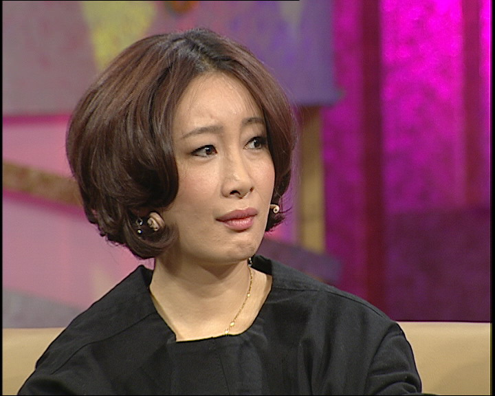  p>《鲁豫有约》是香港凤凰卫视制作的电视谈话性节目,凤凰卫视于2001