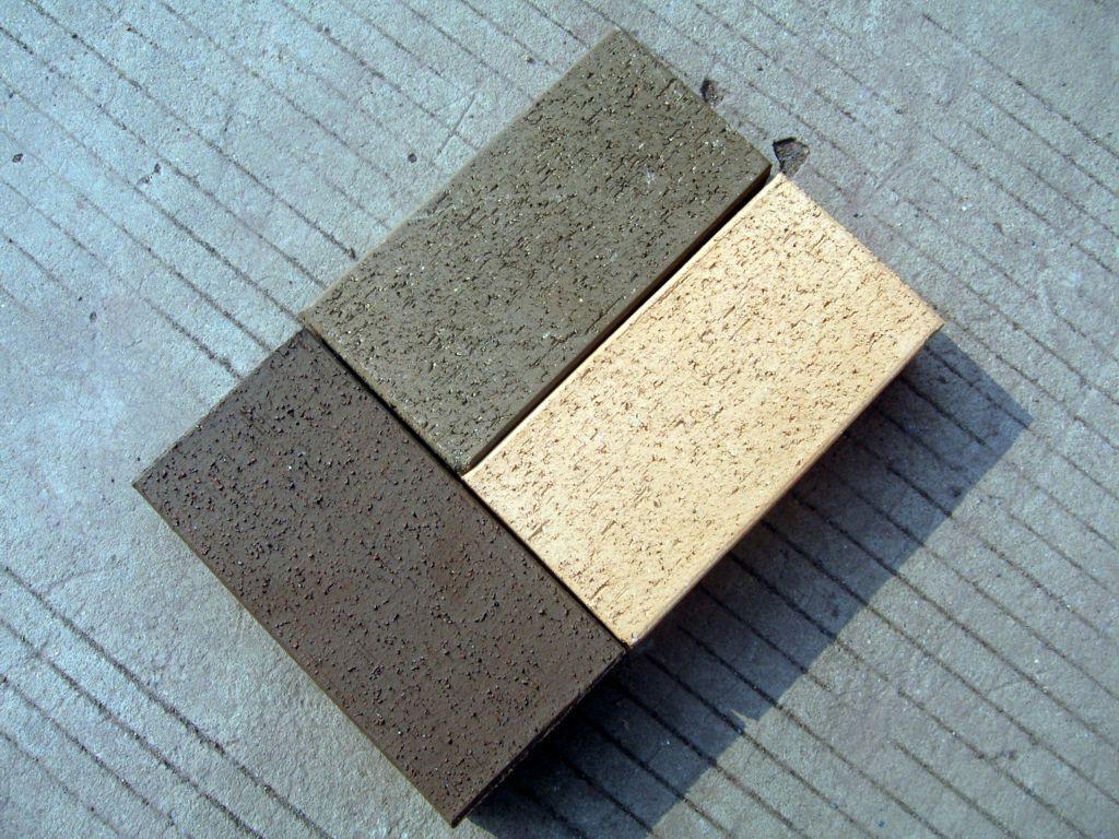  p data-id="go014chu1r">砖是建筑用的人造小型块材,分烧结砖(主要指