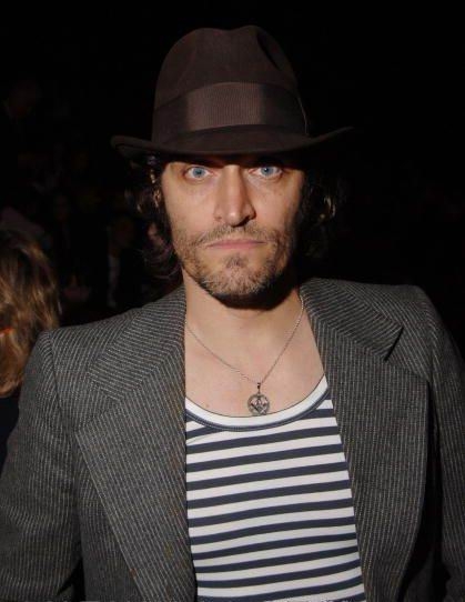  p>文森特·加洛(vincent gallo),1962年4月11日出生于美国纽约水牛城