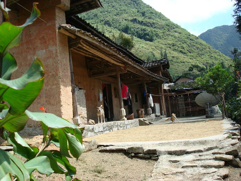  p>上月亮湾自然村,隶属于云南省文山壮族苗族自治州麻栗坡县铁厂乡普