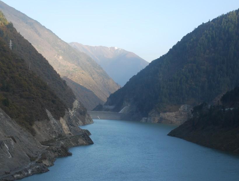  p>狮子坪水电站是杂谷脑河"一库七级"梯级开发的第一级,是 a target=